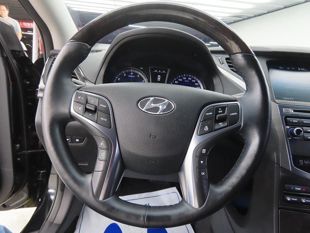 HYUNDAI Grandeur - Vista 8