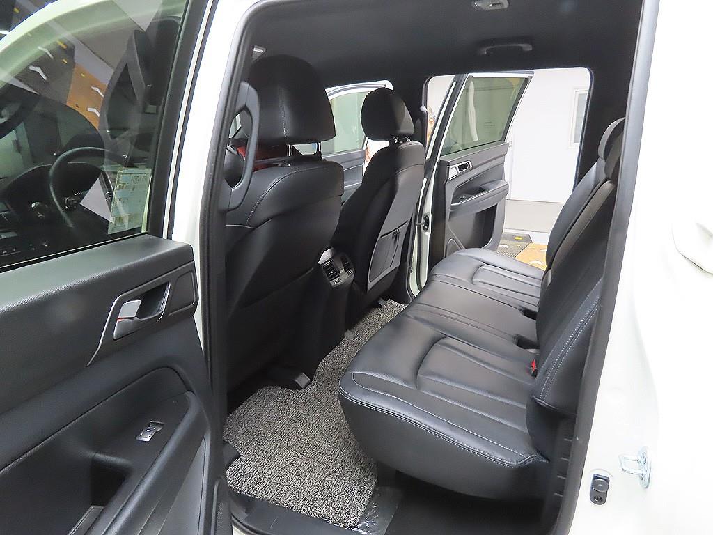 Ssangyong Rexton - Vista 11