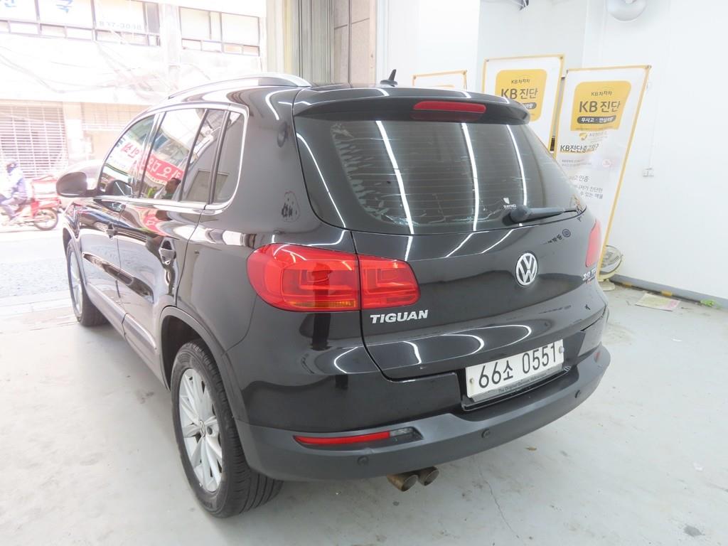 Volkswagen Tiguan - Vista 4