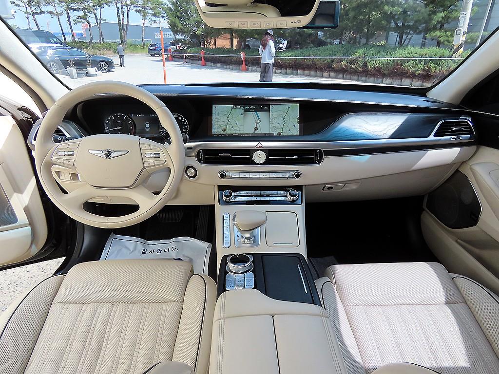 Genesis G90 - Vista 7