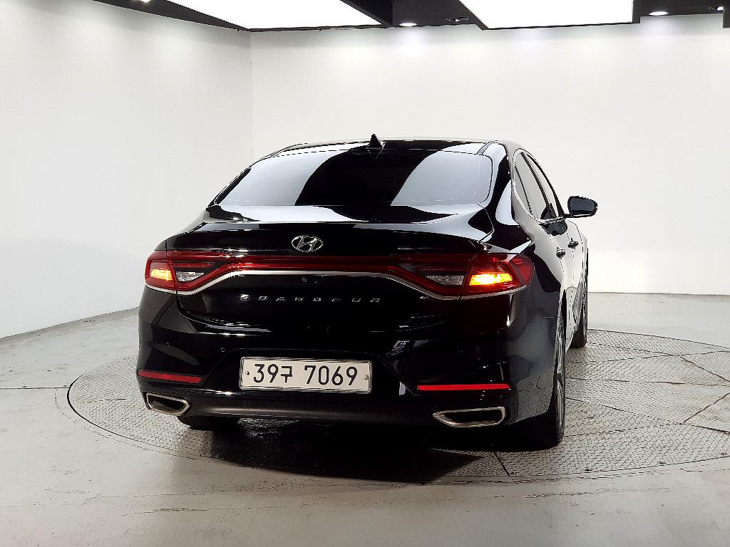 HYUNDAI Grandeur - Vista 6