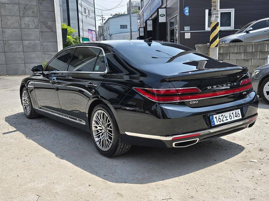 Genesis G90 - Vista 3
