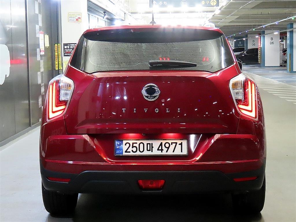 Ssangyong Tivoli - Vista 5