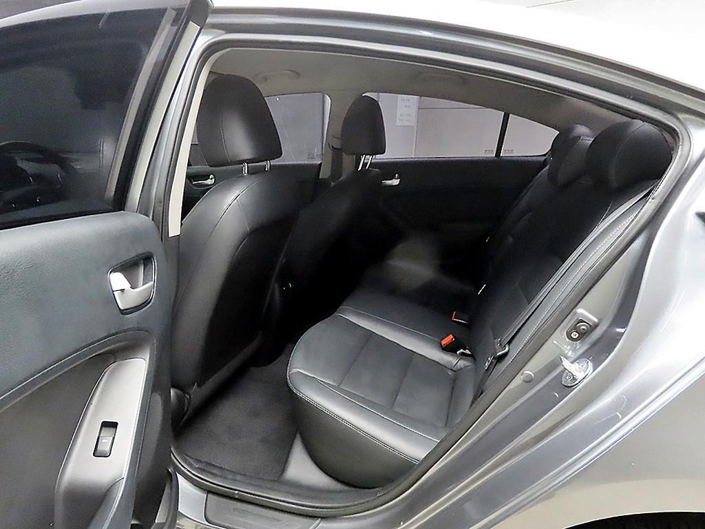 KIA K3 - Vista 6