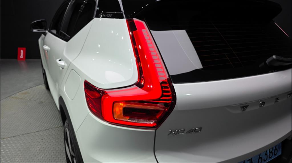 Volvo XC40 - Vista 10