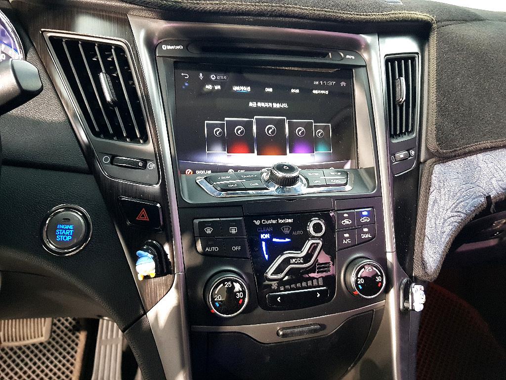 HYUNDAI Sonata - Vista 11