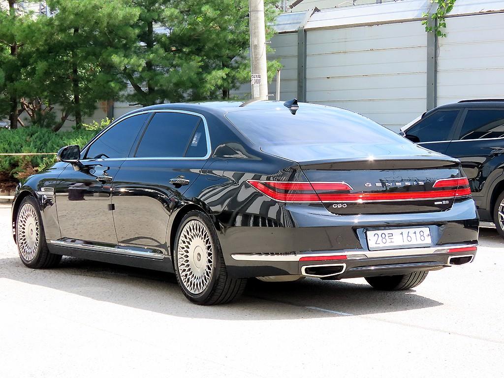 Genesis G90 - Vista 4