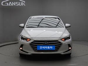 HYUNDAI Avante - Vista 2