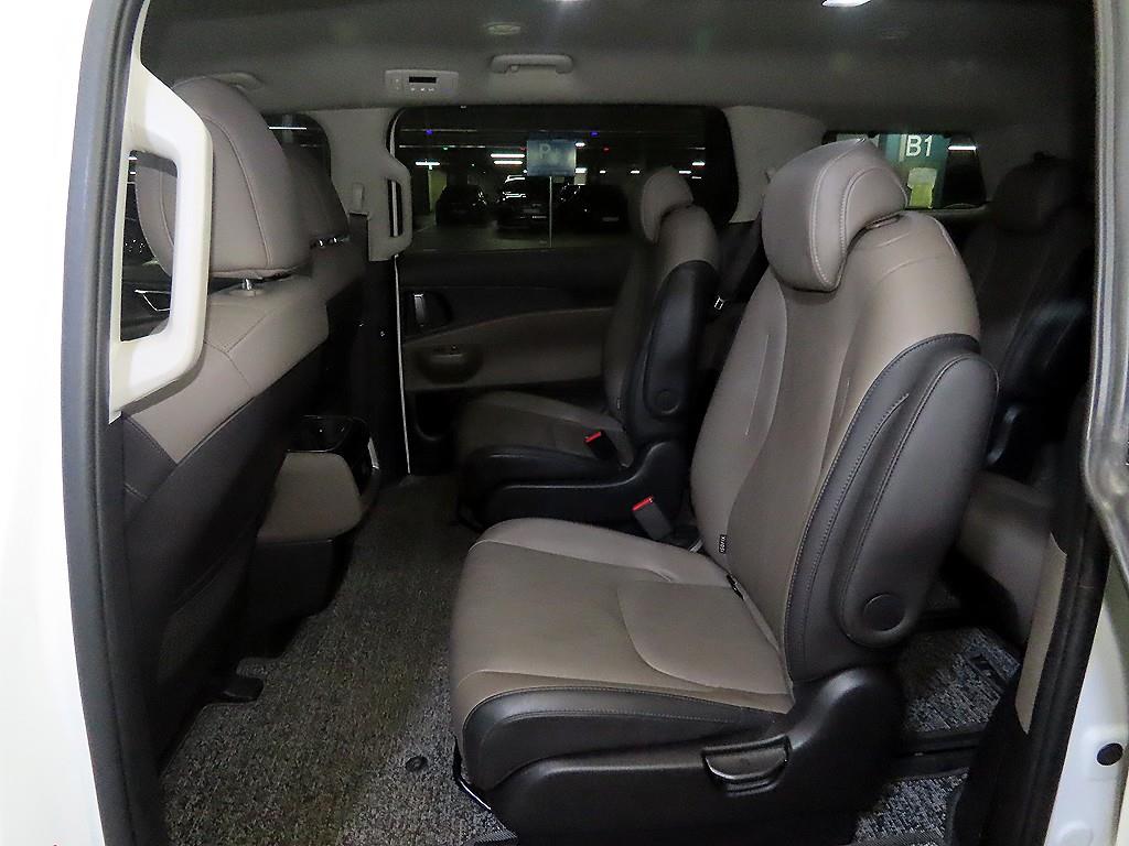 KIA Carnival - Vista 7