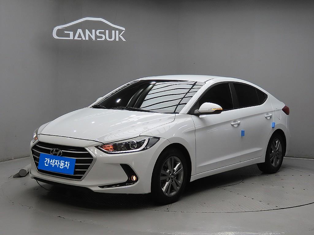 HYUNDAI Avante - Vista 3