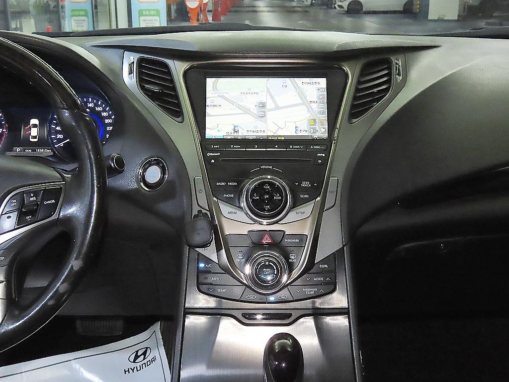 HYUNDAI Grandeur - Vista 11