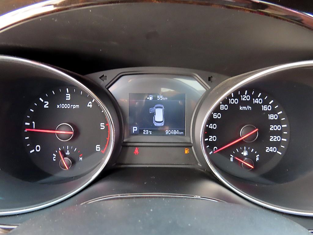 KIA Carnival - Vista 9