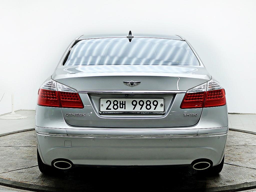HYUNDAI Genesis - Vista 3