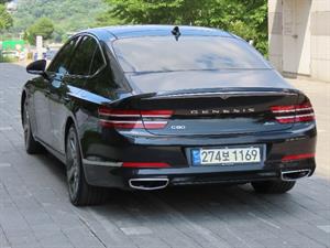 Genesis G80 - Vista 8