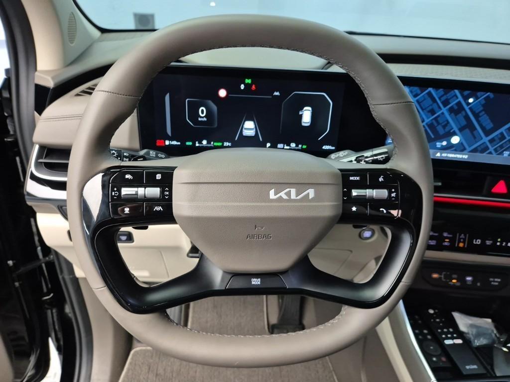 KIA Carnival - Vista 11