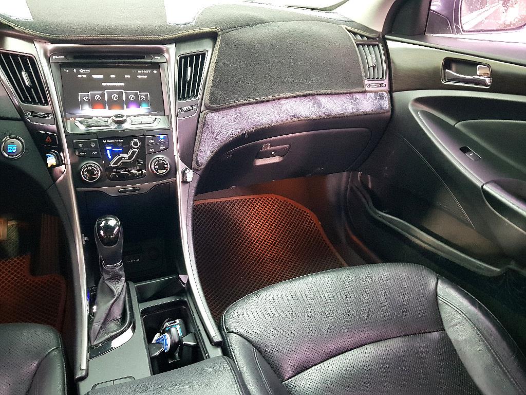 HYUNDAI Sonata - Vista 10