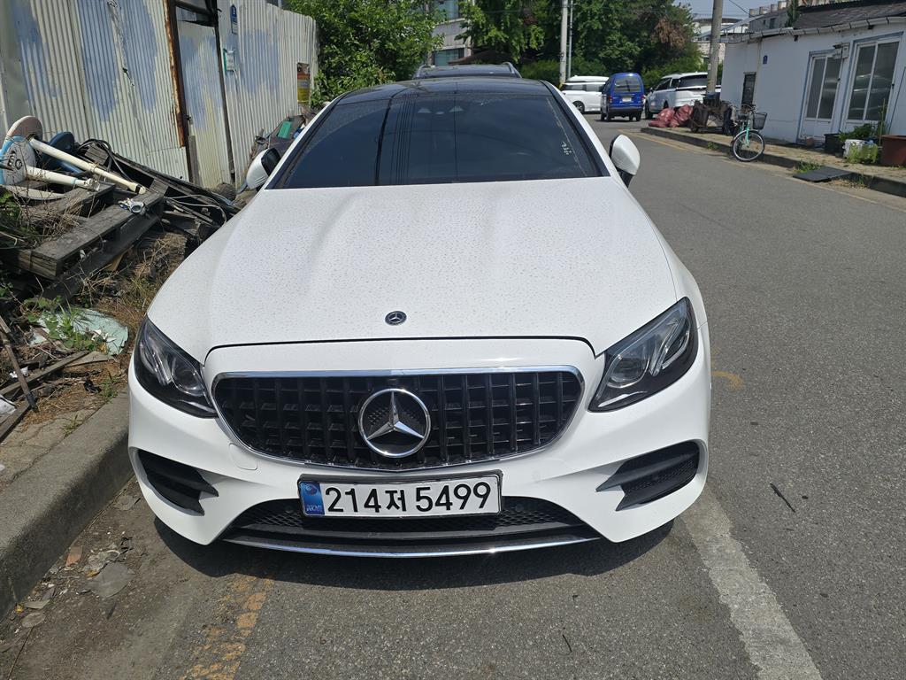 Mercedes Benz E class - Vista 2