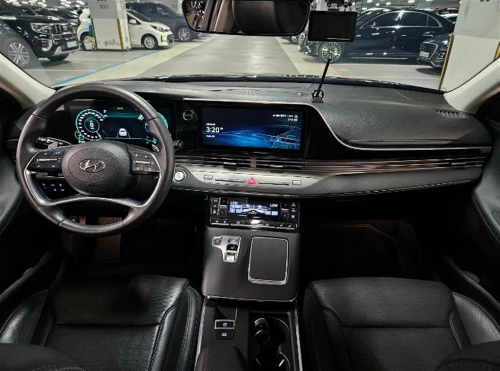 HYUNDAI Grandeur - Vista 11
