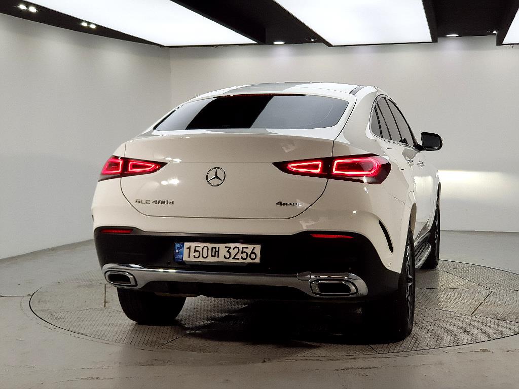 Mercedes Benz GLE Class - Vista 3