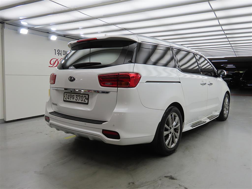 KIA Carnival - Vista 6