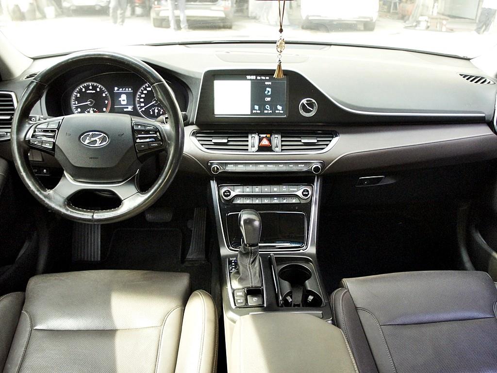 HYUNDAI Grandeur - Vista 9