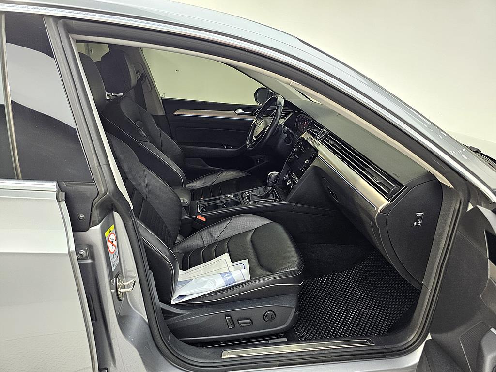 Volkswagen Arteon - Vista 11