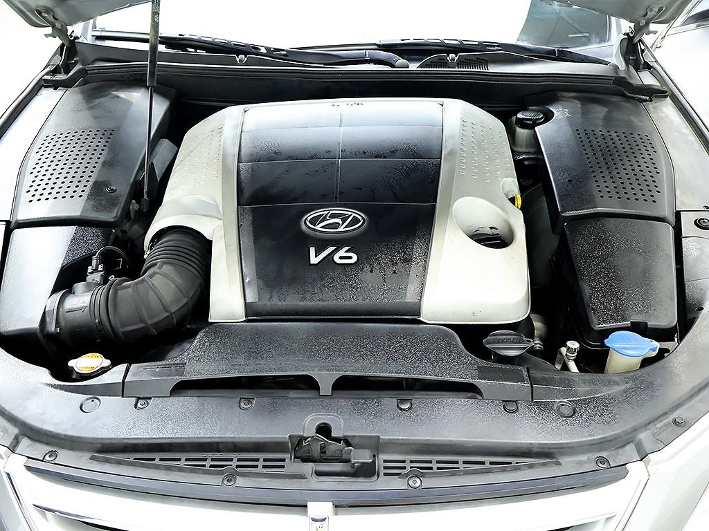 HYUNDAI Genesis - Vista 9