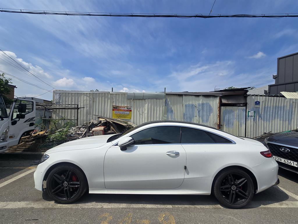 Mercedes Benz E class - Vista 3