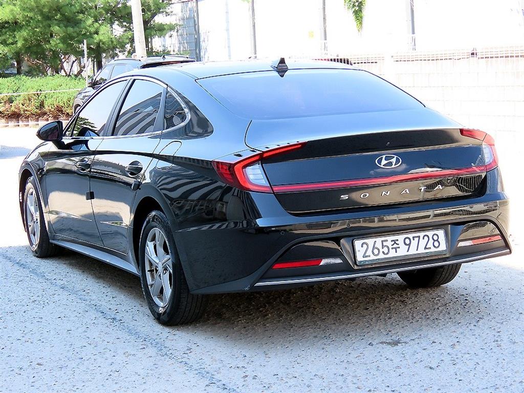 HYUNDAI Sonata - Vista 3