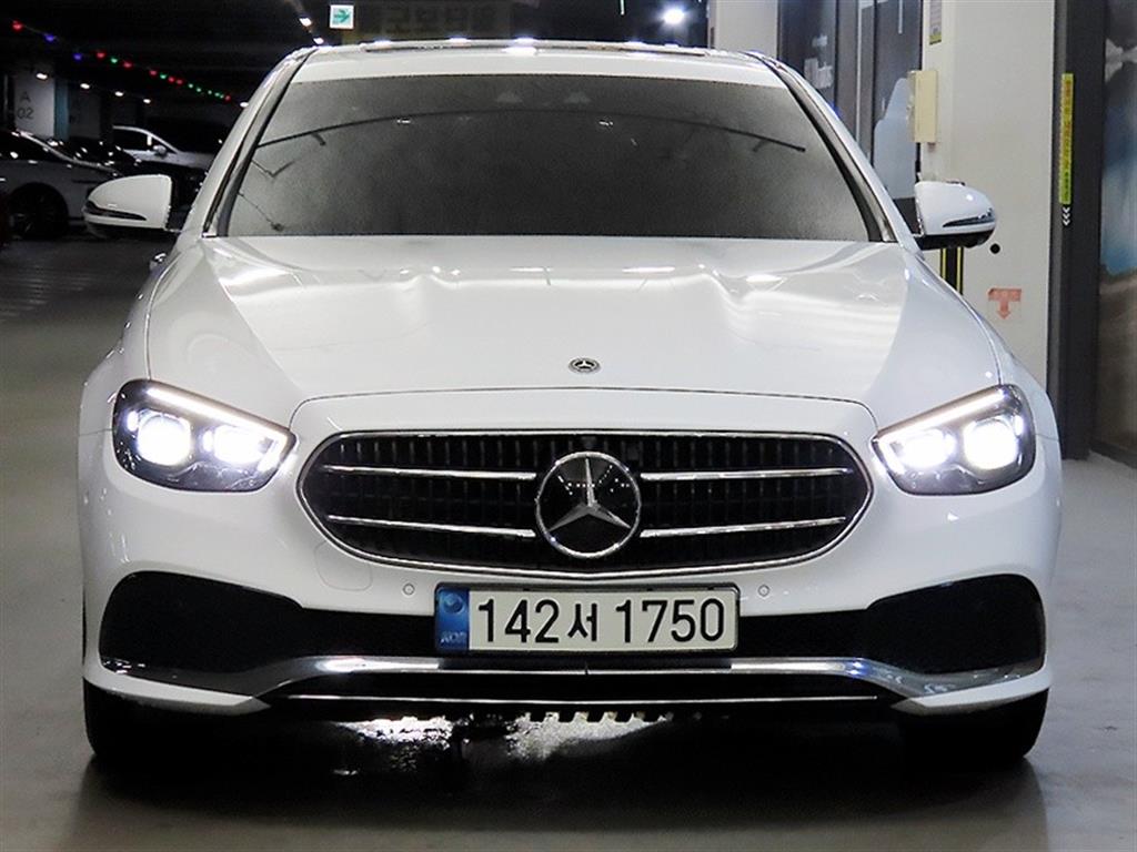 Mercedes Benz E class - Vista 2