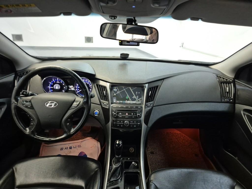 HYUNDAI Sonata - Vista 9