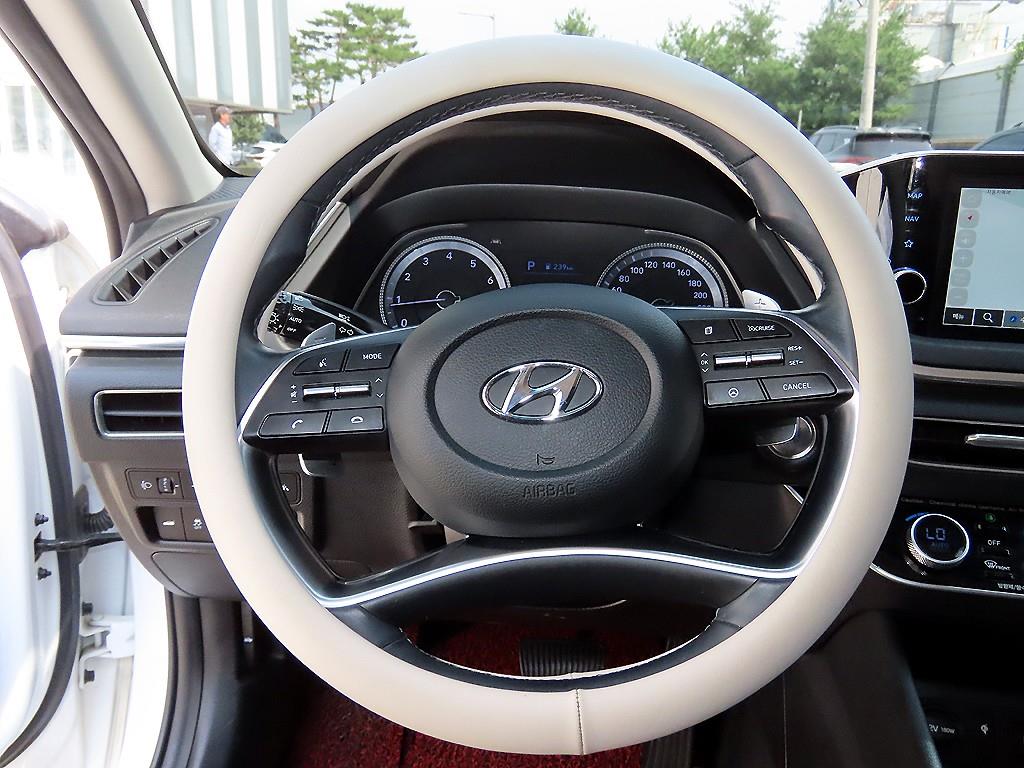 HYUNDAI Sonata - Vista 8
