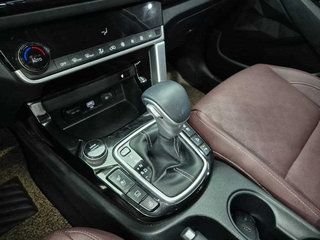 KIA Seltos - Vista 8