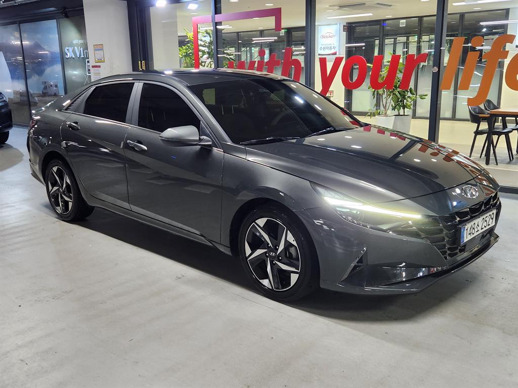 HYUNDAI Avante - Vista 2