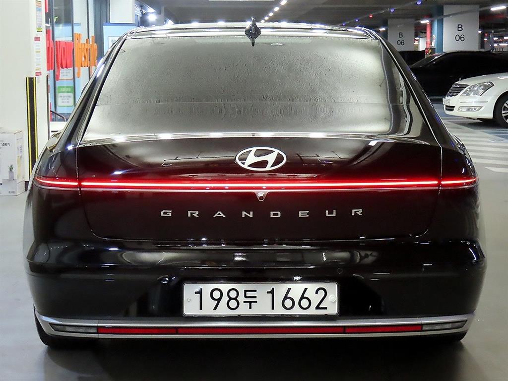 HYUNDAI Grandeur - Vista 5