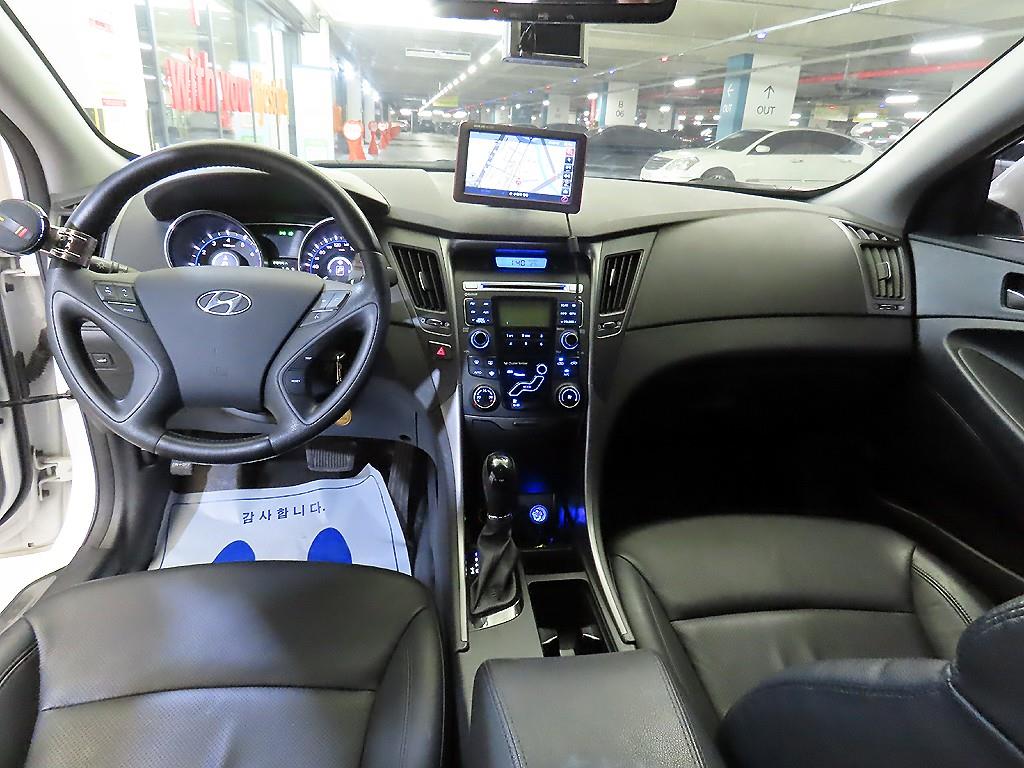 HYUNDAI Sonata - Vista 12
