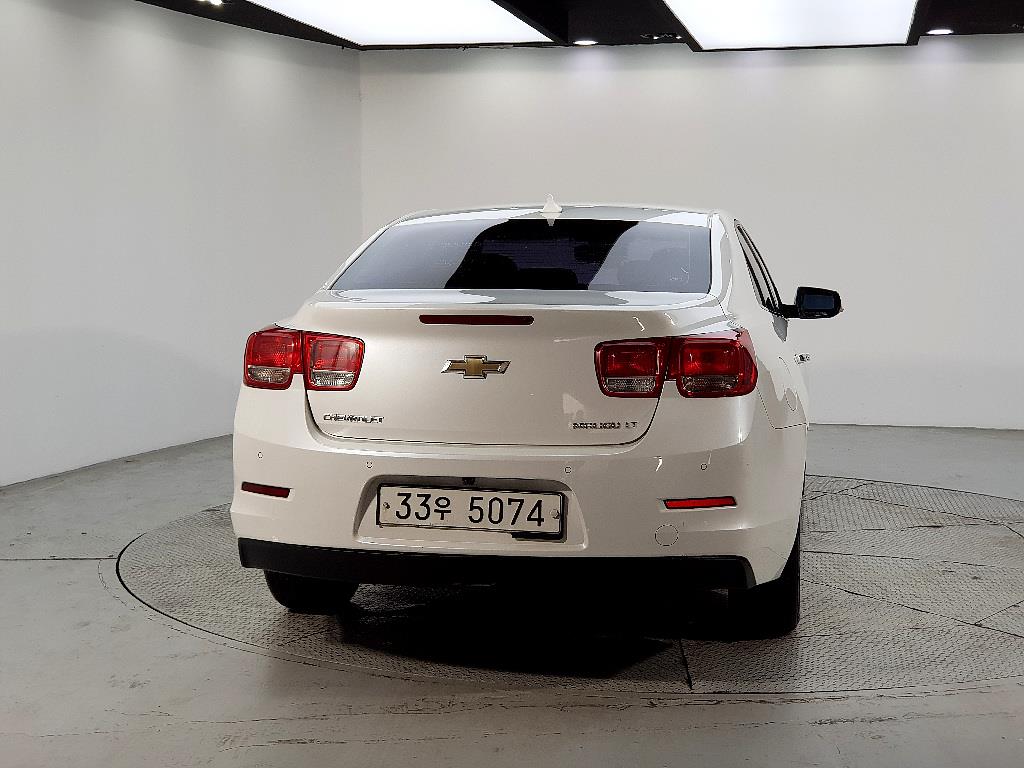 Chevrolet Malibu - Vista 3