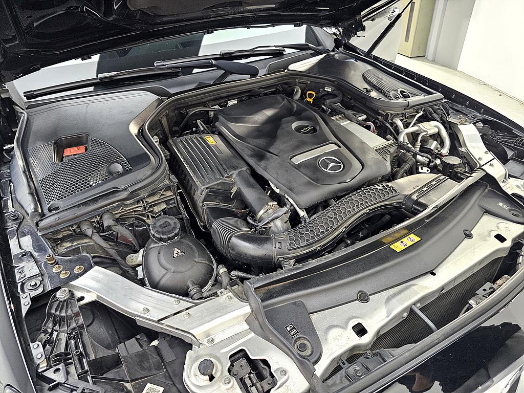 Mercedes Benz E class - Vista 8