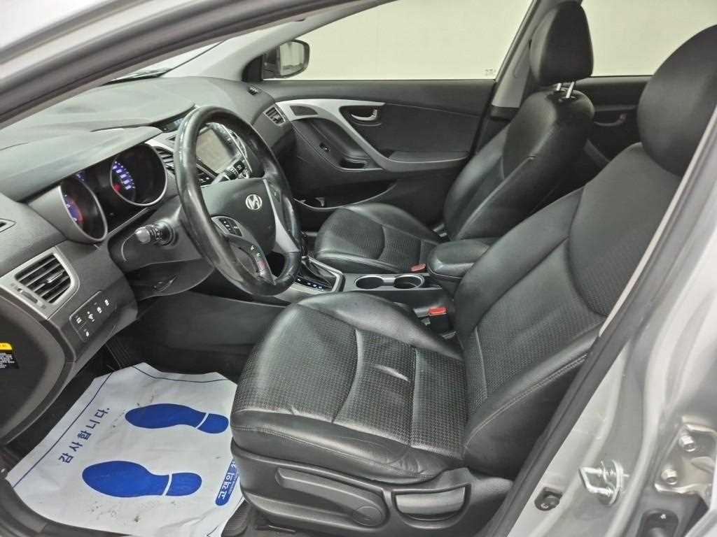 HYUNDAI Avante 2015 Plateado - Importación desde Corea - HF Imports Iquique - Foto 13