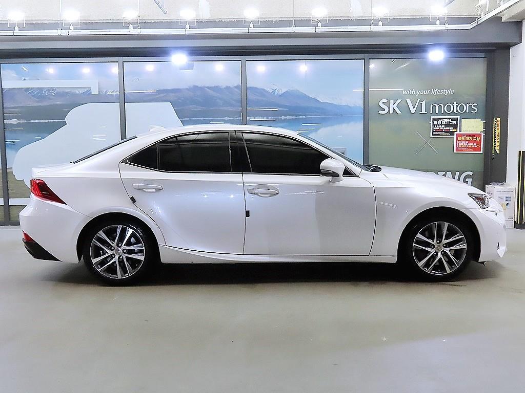 Lexus IS - Vista 3