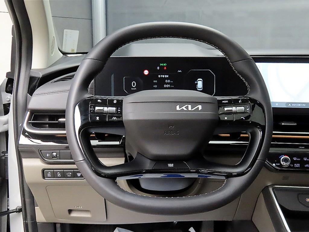 KIA Carnival - Vista 9