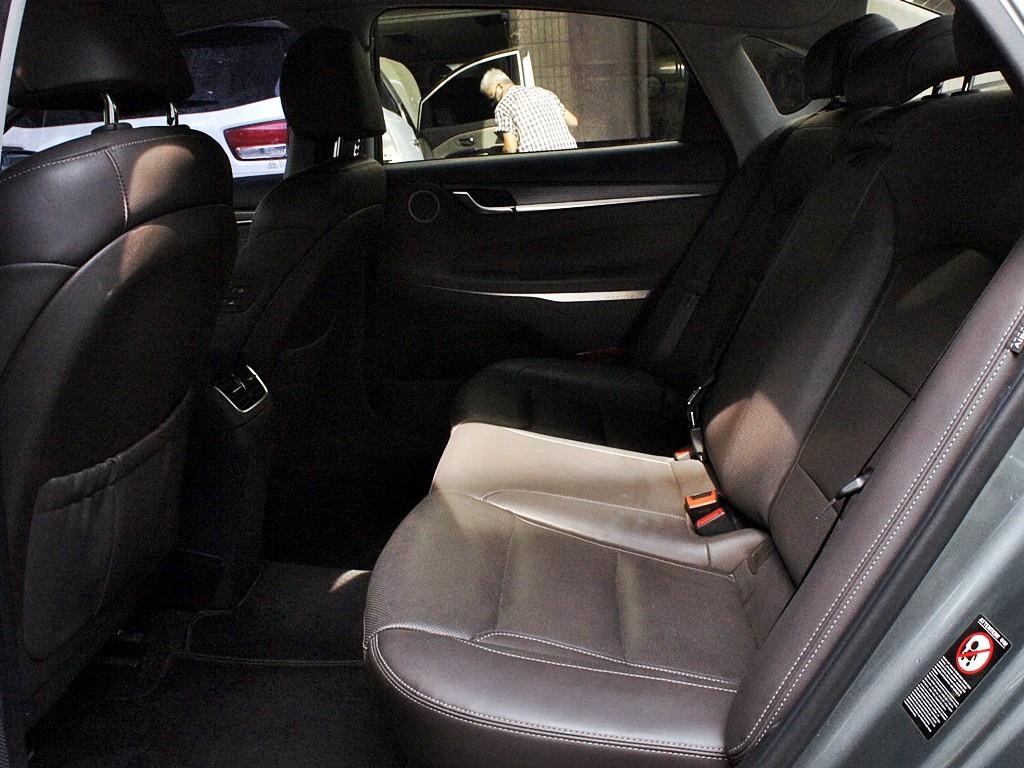 HYUNDAI Grandeur - Vista 8