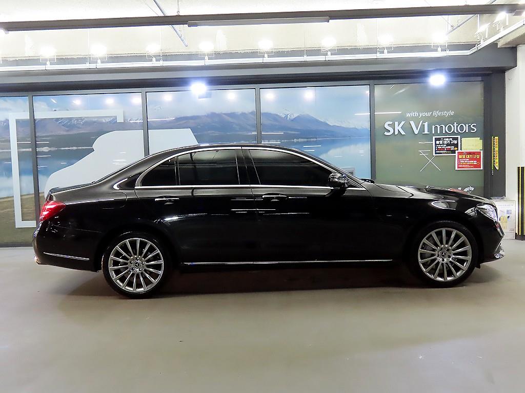 Mercedes Benz E class - Vista 3