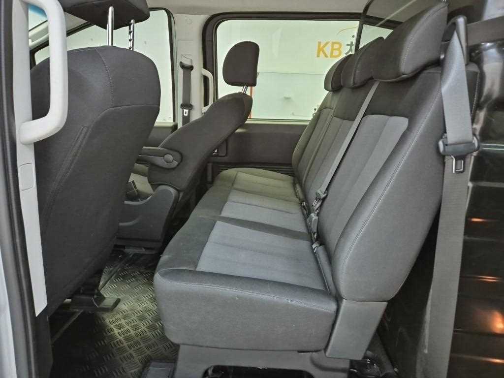 HYUNDAI Staria - Vista 12