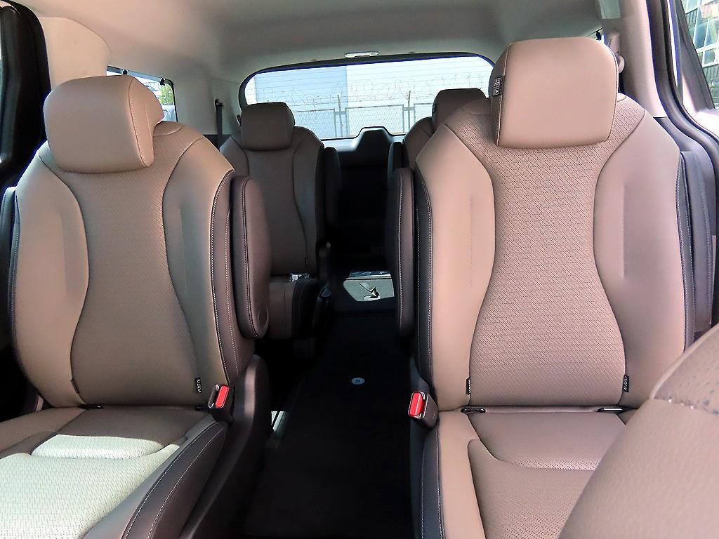 KIA Carnival - Vista 7