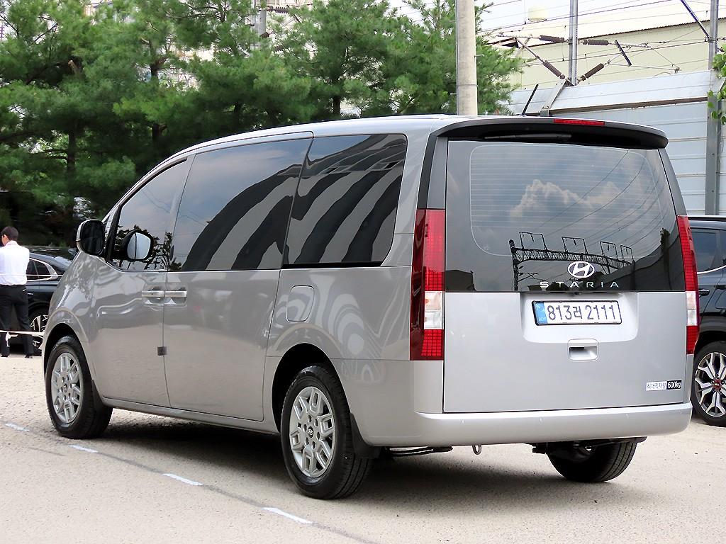 HYUNDAI Staria - Vista 3