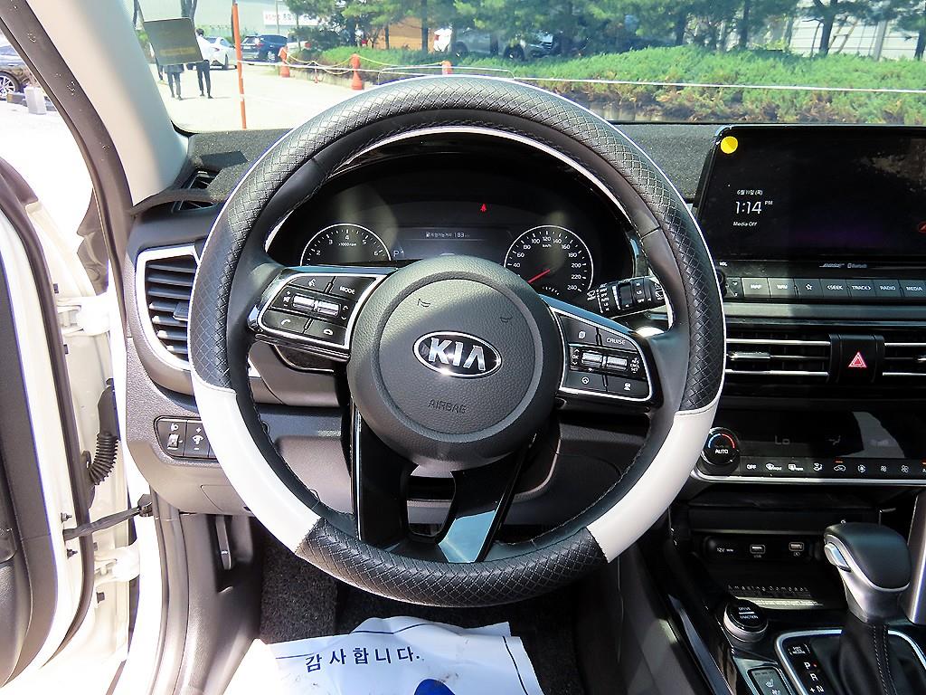 KIA Seltos - Vista 8