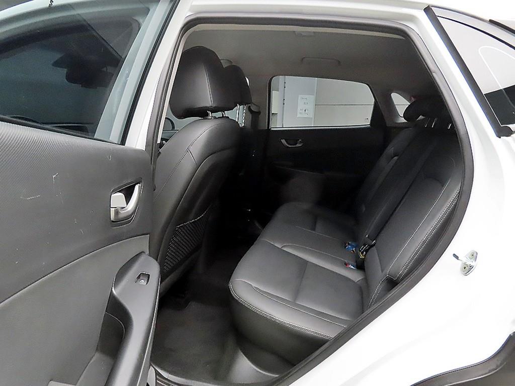 HYUNDAI Kona - Vista 6