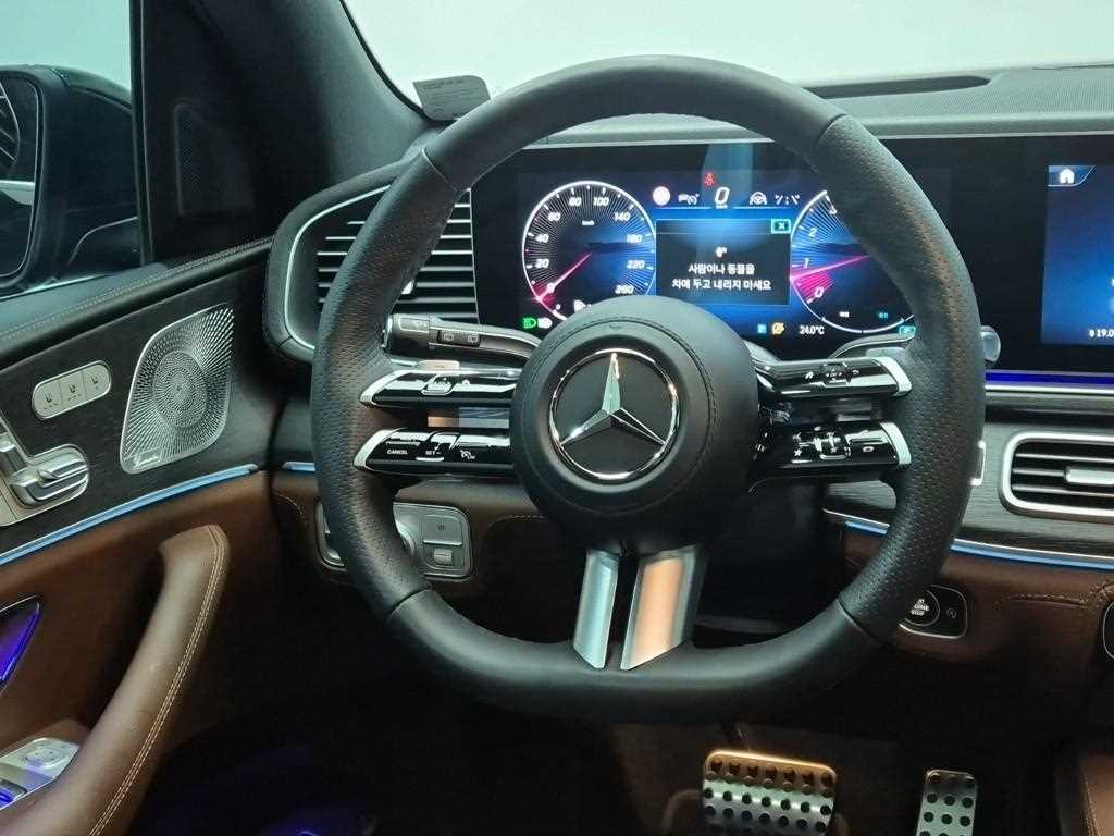 Mercedes Benz GLS Class - Vista 11