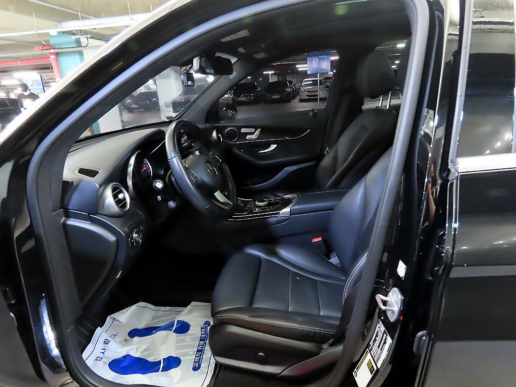 Mercedes Benz GLC Class - Vista 6